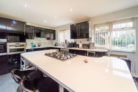 138 Codsall Road, Wolverhampton, WV6 9QH