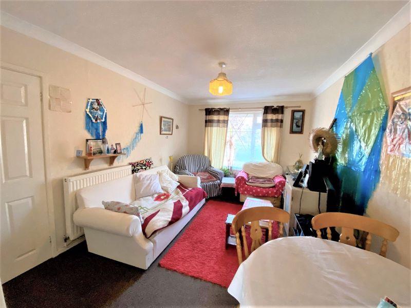 Laburnum Place Fairwater Cardiff CF5 3PJ 1 bed flat £79,950