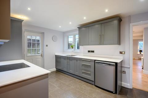 Wisteria House Ipswich Road, Holbrook, Ipswich, IP9 2QR