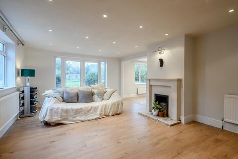 Wisteria House Ipswich Road, Holbrook, Ipswich, IP9 2QR