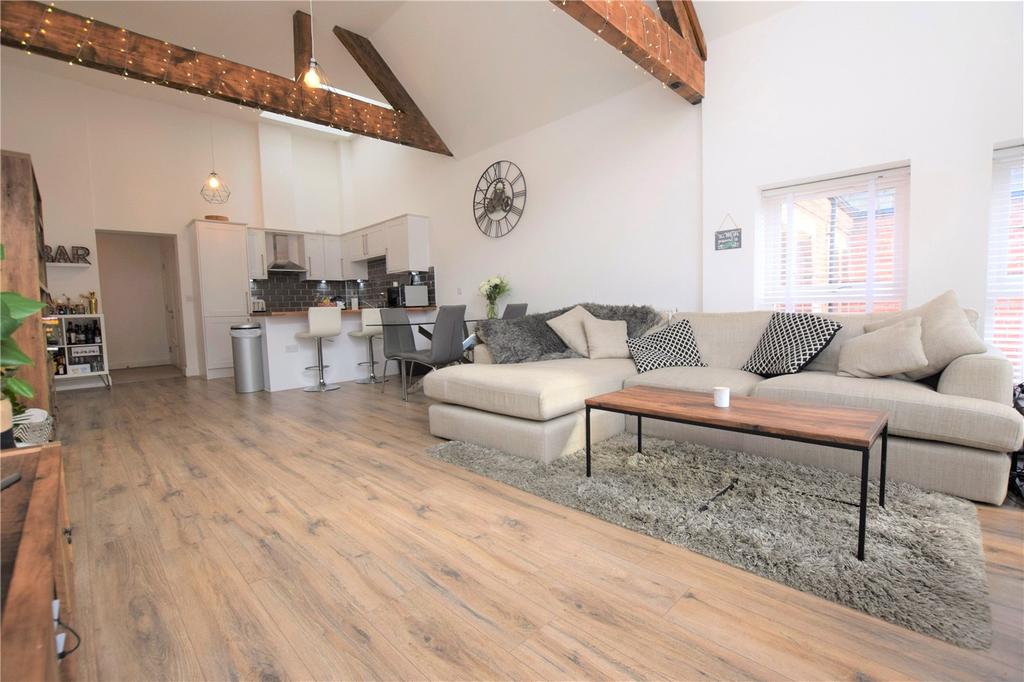 Lounge/Kitchen