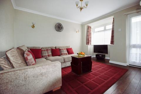 4 Rydes Hill Crescent, Guildford, GU2 9UH