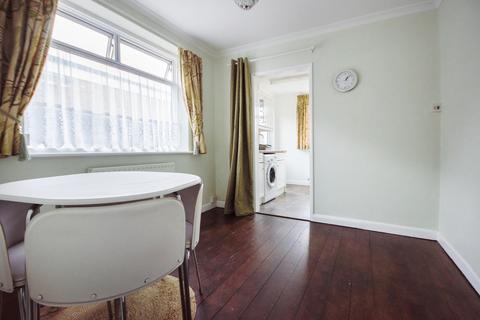 4 Rydes Hill Crescent, Guildford, GU2 9UH
