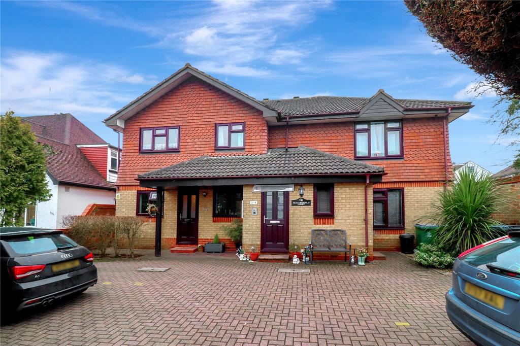Horseshoe Lane, Watford, Hertfordshire, WD25 2 bed £289,950