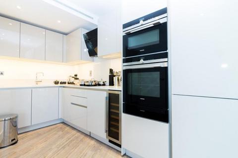 3 bedroom flat to rent, Wiverton Tower	Aldgate Place, Aldgate, London, E1 7AT