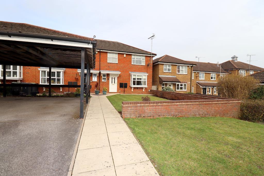 Whitwell Close, Barton Hills, Luton, Bedfordshire, LU3 4BS 3 bed end of