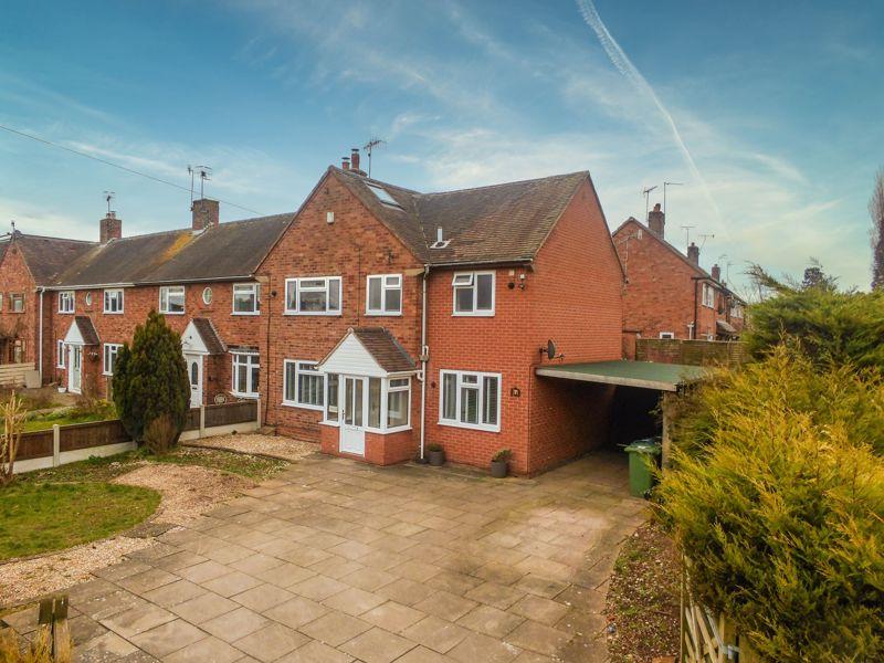 Newport Road, Eccleshall, Stafford 3 bed terraced house £240,000