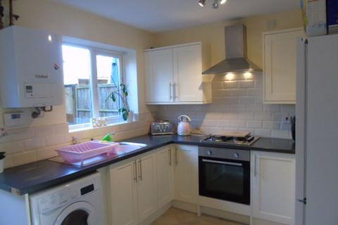 2 bedroom terraced house to rent, Penshurst Way, Maple Park