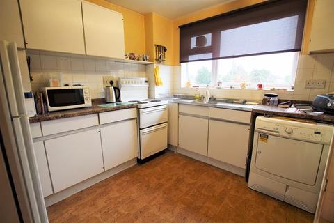 44 Warwick Gardens, Thames Ditton, KT7 0RB