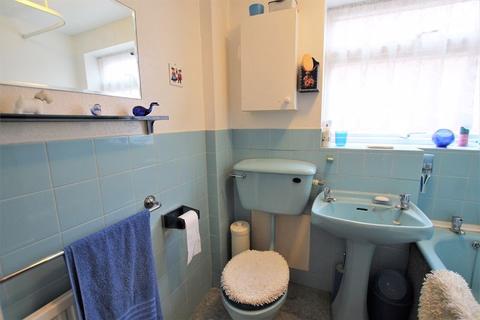44 Warwick Gardens, Thames Ditton, KT7 0RB
