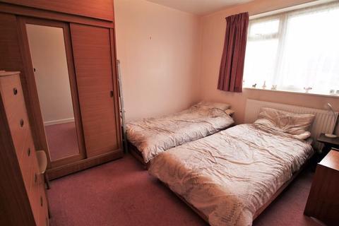 44 Warwick Gardens, Thames Ditton, KT7 0RB