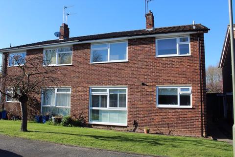 44 Warwick Gardens, Thames Ditton, KT7 0RB