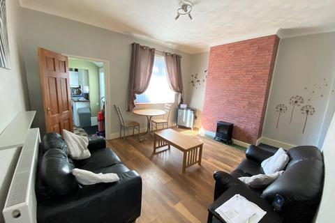 4 bedroom terraced house to rent - Abbey Street, Silverdale, ST5