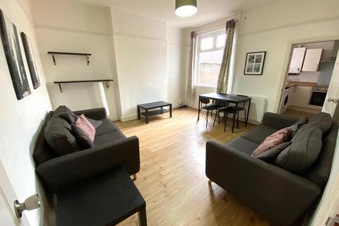 4 bedroom terraced house to rent, Enderley Street, Newcastle-under-Lyme, ST5