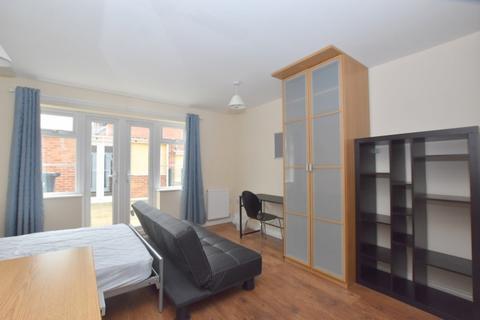 3 bedroom semi-detached house to rent, Galingale View, Newcastle-under-Lyme, ST5