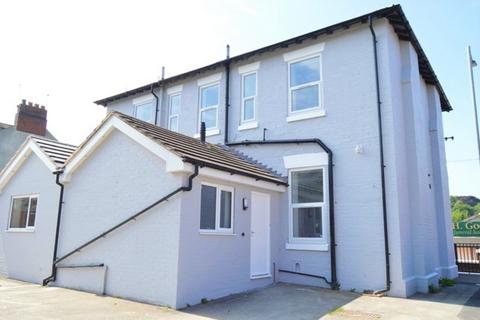 1 bedroom detached house to rent, London Road, Newcastle-under-Lyme, ST5