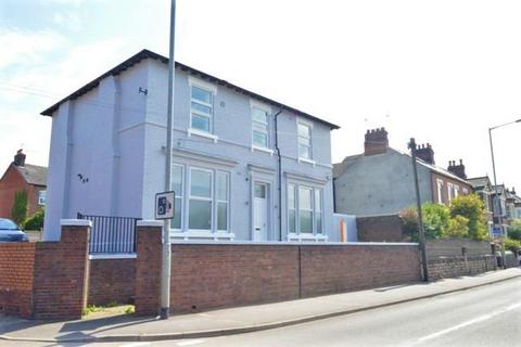 1 bedroom detached house to rent, London Road, Newcastle-under-Lyme, ST5