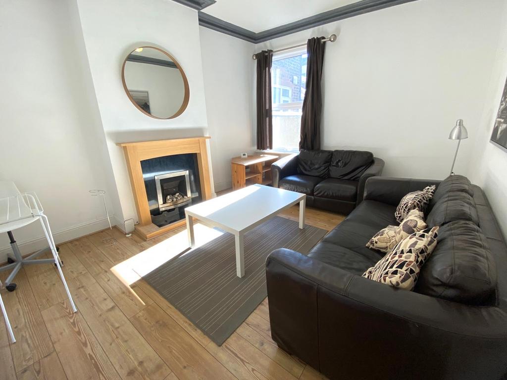 Sackville Street, Basford, StokeonTrent, ST4 5 bed terraced house to