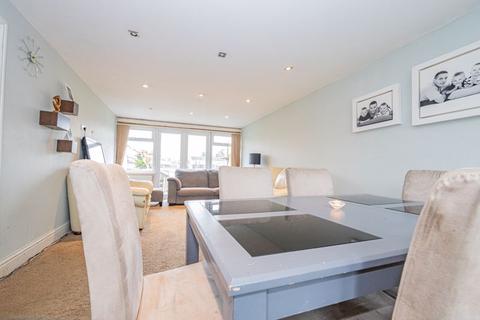 100 Cotlandswick, London Colney, St Albans, AL2 1EF