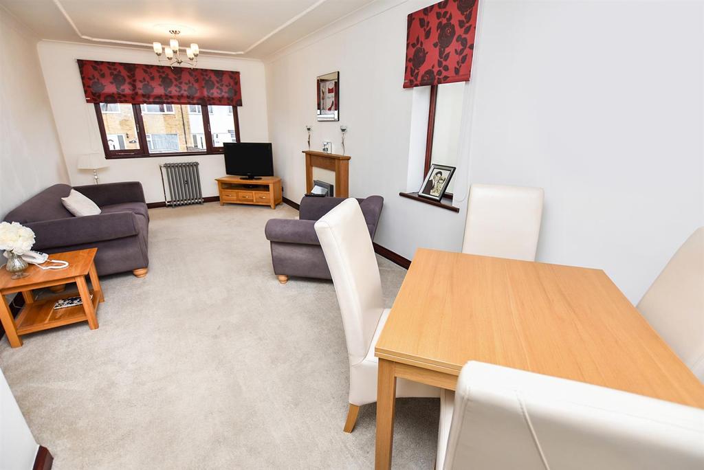 Croft Road, Benfleet 2 bed detached bungalow £375,000