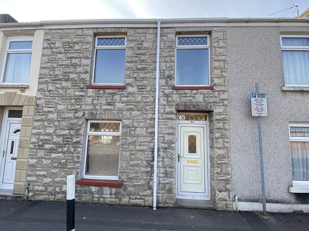Old Castle Road, Llanelli 2 bed terraced house £115,000