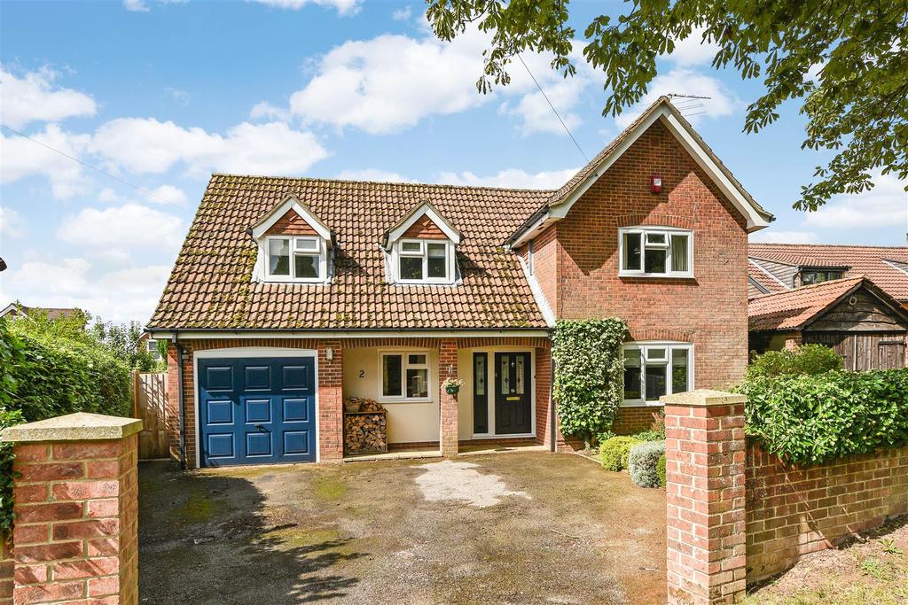 Chestnut Avenue, Andover 4 bed detached house £525,000