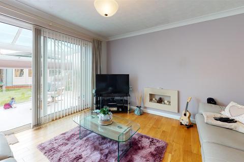 21 Ashley Drive, Seasalter, Whitstable, CT5 4SU