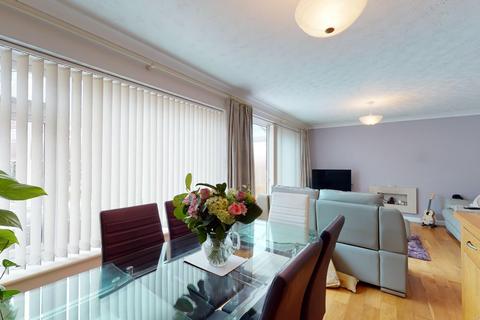 21 Ashley Drive, Seasalter, Whitstable, CT5 4SU