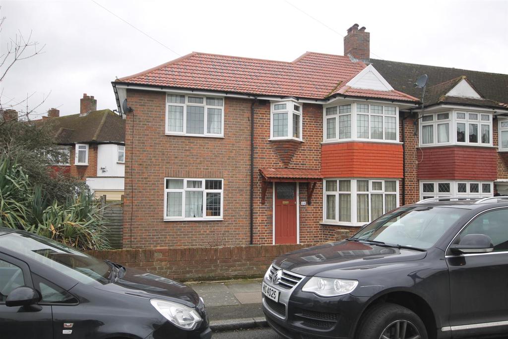 Oxford Close, Mitcham 4 bed end of terrace house - £1,850 pcm (£427 pw)