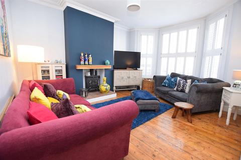 15 Malvern Road, Gillingham, ME7 4BA