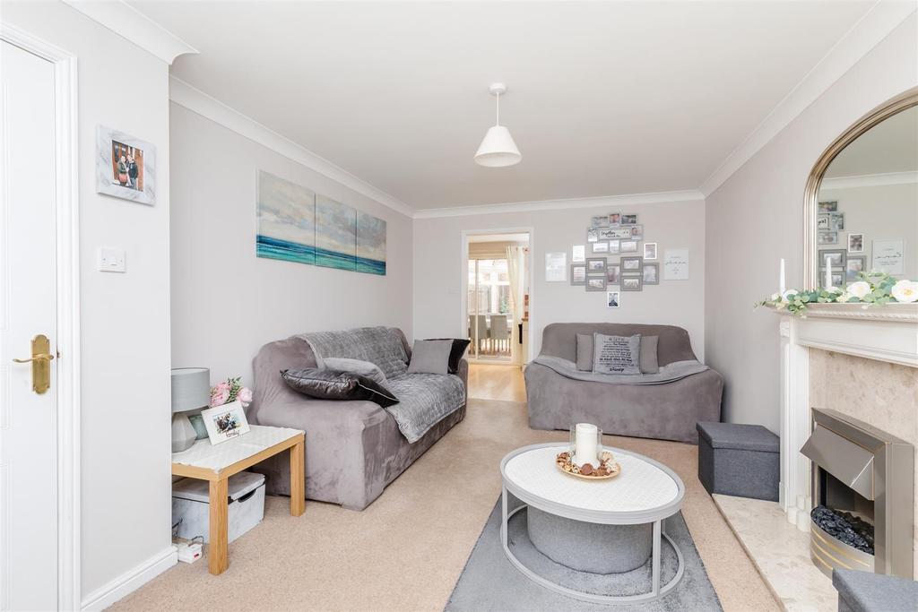 Chatfield Way, East Malling, West Malling 3 bed semidetached house £