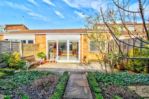 16 Bellevue Close, Bristol, BS15 9UY