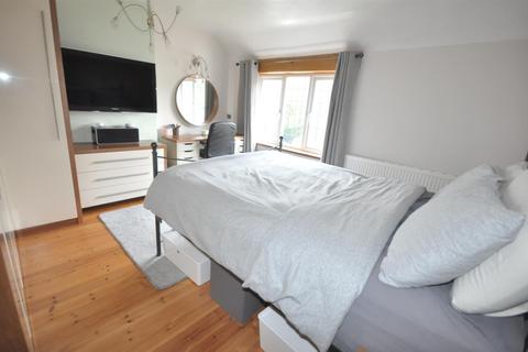 2 Brookside Cottages, Burton Joyce, Nottingham, NG14 5DA