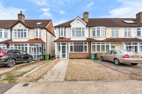 145 Ardrossan Gardens, Worcester Park, KT4 7AZ