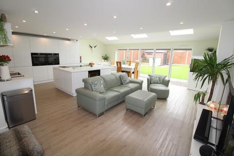 6 Hardy Drive, Hardingstone, Northampton, NN4 6UX