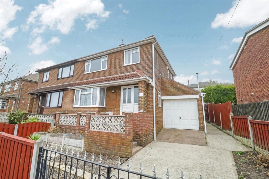 Buckingham Road, Conisbrough, Doncaster 3 bed semidetached house £