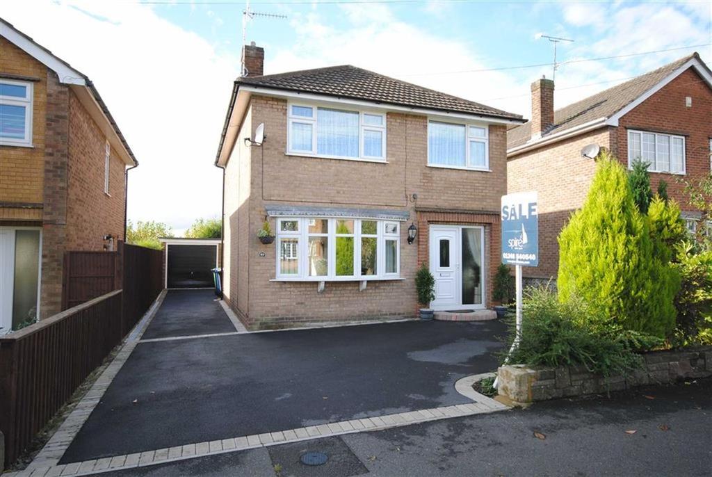40, St Philips Drive, Hasland, Chesterfield, Derbyshire, S41 3 bed detached house £224,950