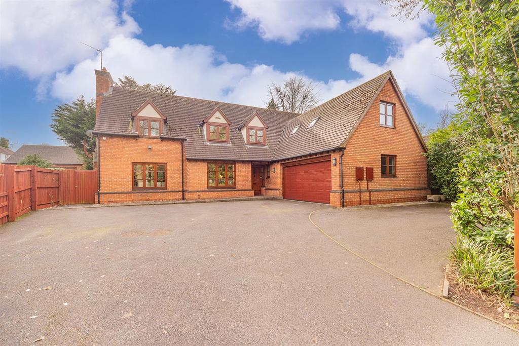 The Oval, Oadby, Leicester 5 bed detached house £775,000