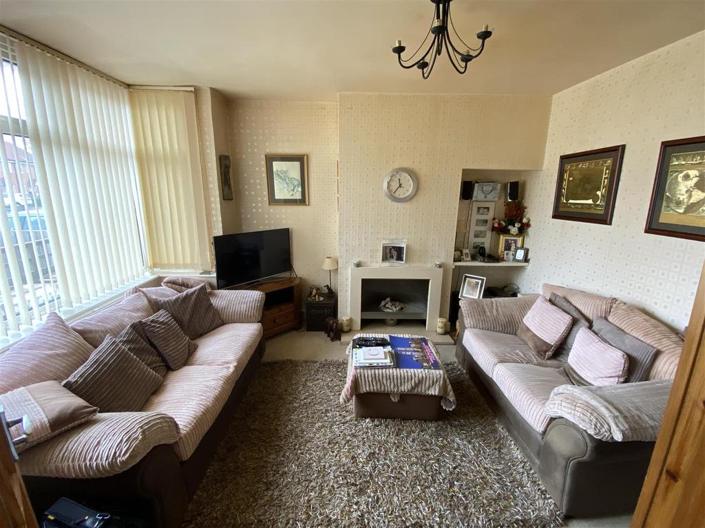 Heathcote Avenue, Hatfield 2 bed terraced house £345,000