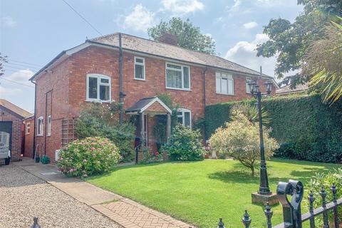 3 bedroom semi-detached house for sale - Hydefields, Upton upon Severn