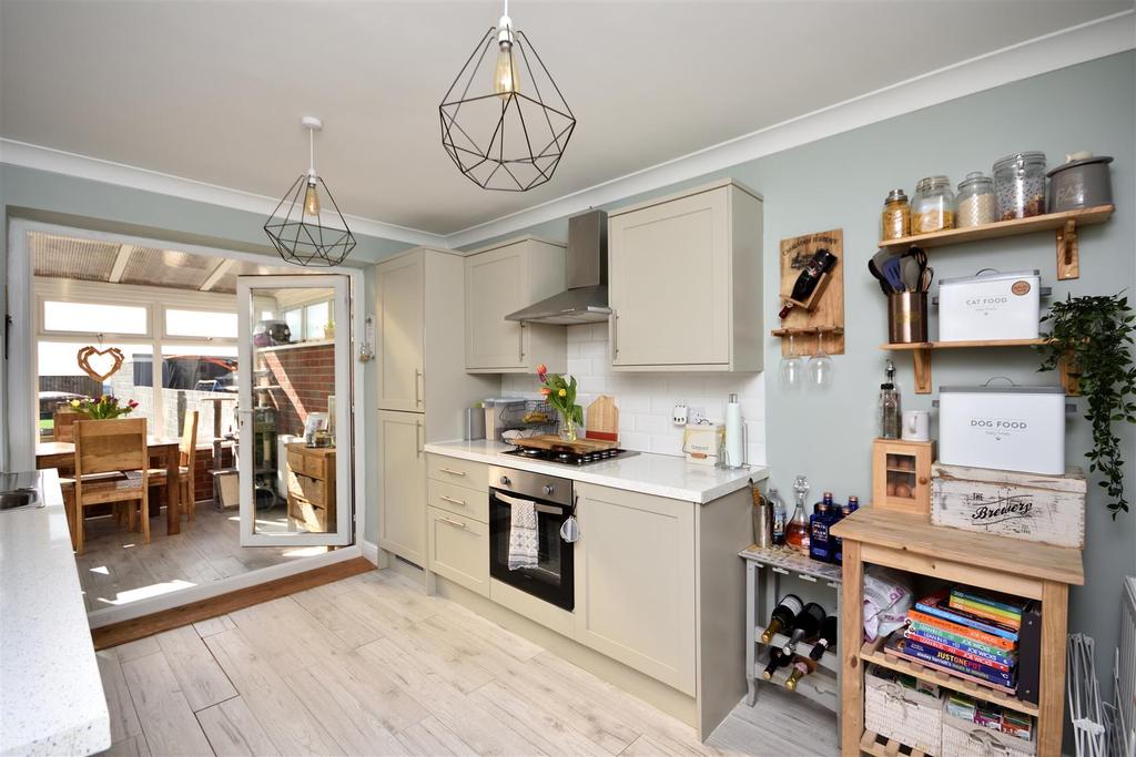 Graiglwyd Road, Cockett, Swansea 3 bed semidetached house £180,000