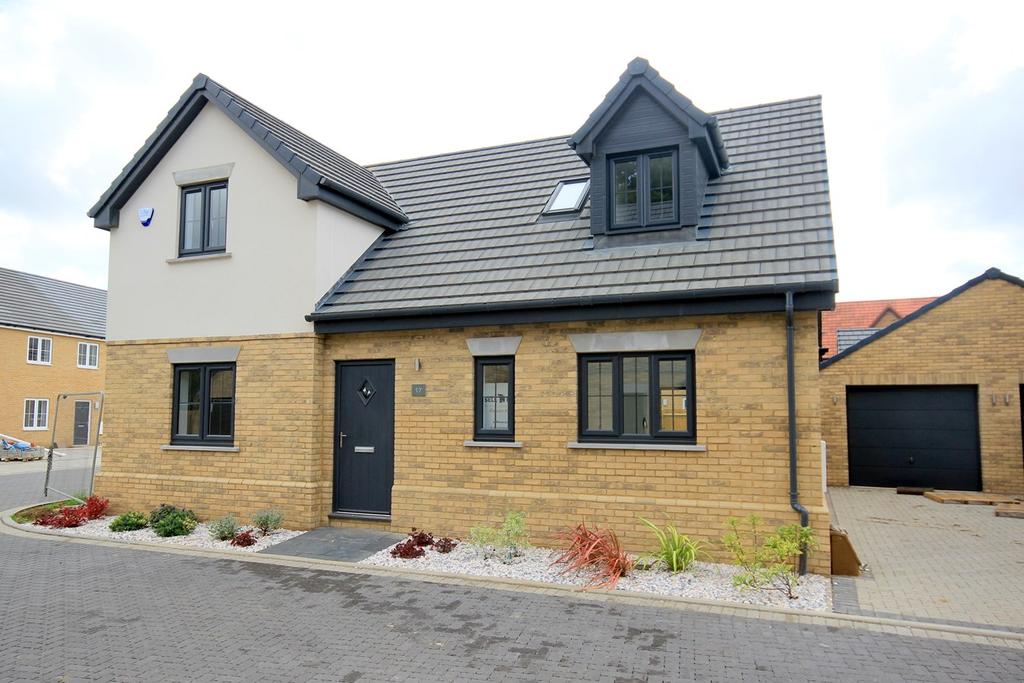 Hayfields, Greenfield Road, Flitton, MK45 4 bed detached house £550,000