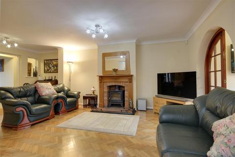 37 Dene Road, Cottingham, HU16 5PD