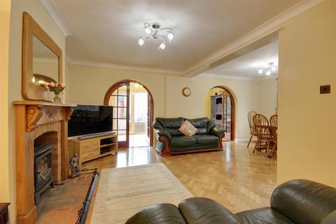 37 Dene Road, Cottingham, HU16 5PD