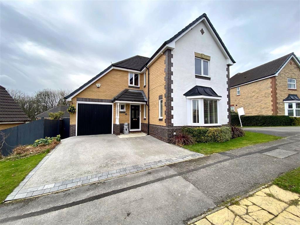 Redwood Drive, Bradley, Huddersfield... 4 bed detached house £340,000