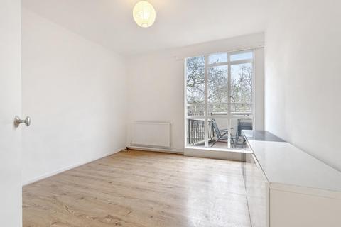 Flat 17, Lynton House Hallfield Estate, London, W2 6EW