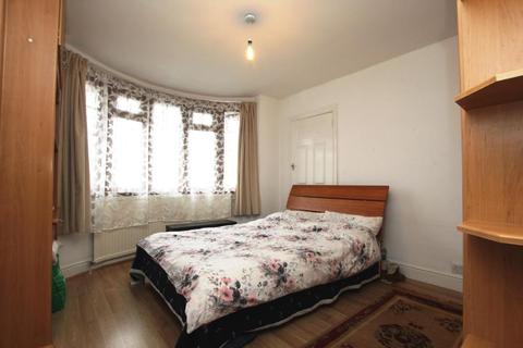 7 Manor Close, London, NW9 9HD