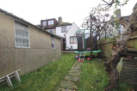 7 Manor Close, London, NW9 9HD