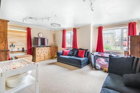 3 Alderley Close, Carterton, OX18 3QP