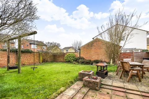 3 Alderley Close, Carterton, OX18 3QP